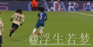 巴萨噩梦？3500万铁卫2年半4次染红致3次惨败 球迷：离队吧